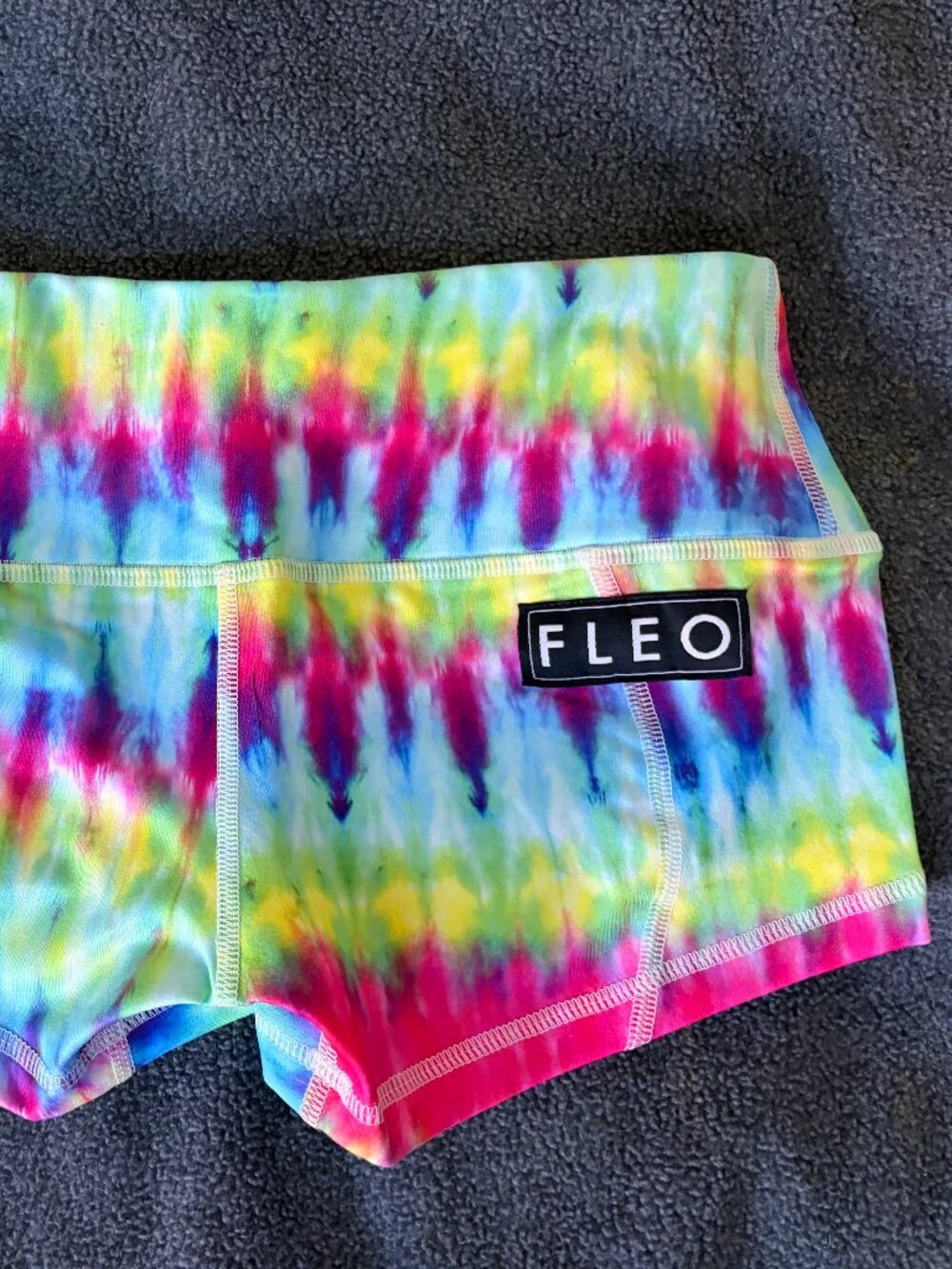 FLEO NWT Tie Dye Workout Shorts XS  Fitted Athletic Gym